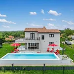 Family By 22estates Ferienhaus